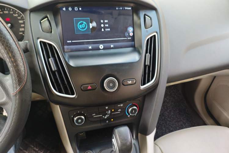 Used Ford Focus 2015 Sedan 1.6L Automatic Comfort Model Audio And AC Panel
