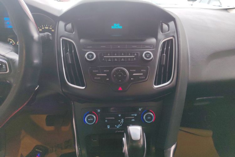 Used Ford Focus 2015 Hatchback 1.6L Automatic Fashion Edition Audio And AC Panel