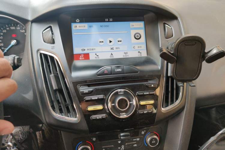 Used Ford Focus 2015 Hatchback 1.6L Automatic Fashion Edition Audio And AC Panel