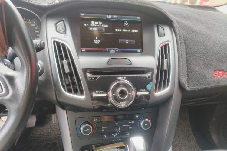 Used Ford Focus 2015 Hatchback EcoBoost 180 Automatic Sport Model Audio And AC Panel