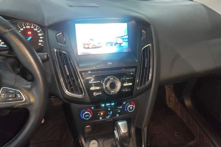 Used Ford Focus 2015 Sedan 1.6L Automatic Trend Model Audio And AC Panel