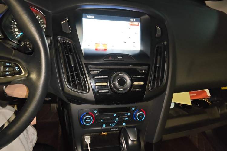 Used Ford Focus 2015 Sedan 1.6L Automatic Trend Model Audio And AC Panel