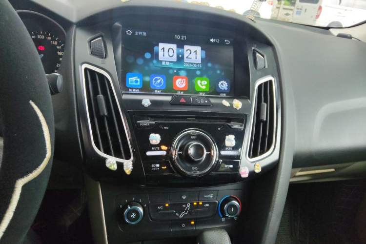 Used Ford Focus 2015 Sedan 1.6L Automatic Comfort Model Audio And AC Panel