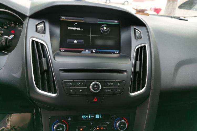 Used Ford Focus 2015 Hatchback EcoBoost 180 Automatic Elite Model Audio And AC Panel