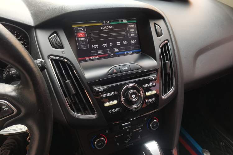 Used Ford Focus 2015 Hatchback 1.6L Automatic Fashion Edition Audio And AC Panel