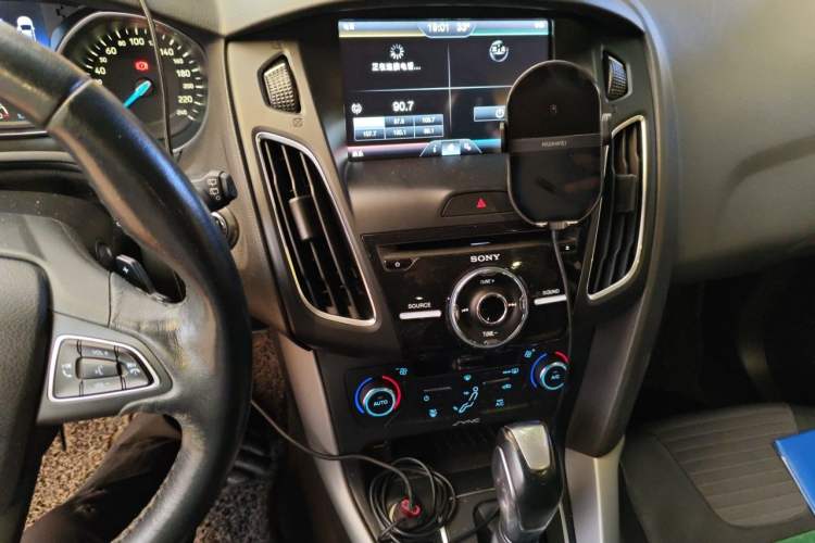 Used Ford Focus 2015 Hatchback EcoBoost 180 Automatic Sport Model Audio And AC Panel