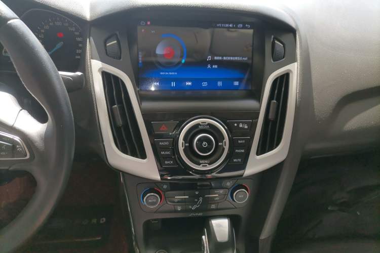 Used Ford Focus 2015 Sedan 1.6L Automatic Trend Model Audio And AC Panel