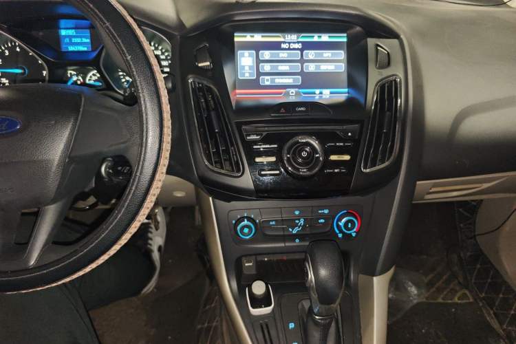 Used Ford Focus 2015 Sedan 1.6L Automatic Comfort Model Audio And AC Panel