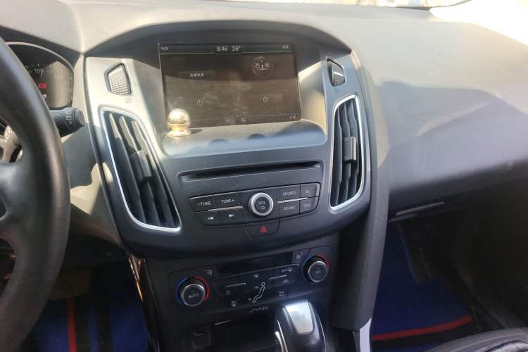 Used Ford Focus 2015 Hatchback EcoBoost 180 Automatic Elite Model Audio And AC Panel