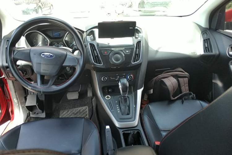 Used Ford Focus 2015 Hatchback 1.6L Automatic Comfort Model Center Console