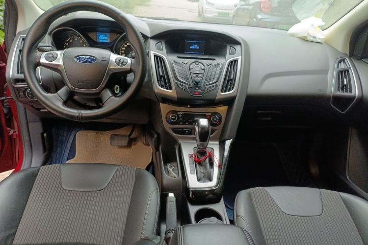 Used Ford Focus 2015 Sedan 1.6L Automatic Trend Model Center Console