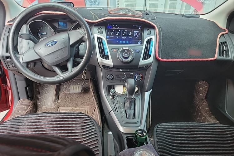 Used Ford Focus 2015 Hatchback 1.6L Automatic Comfort Model Center Console