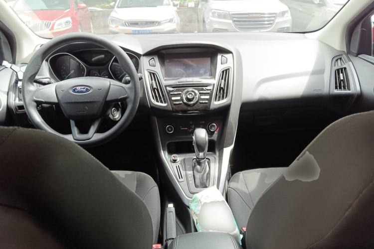 Used Ford Focus 2015 Hatchback 1.6L Automatic Comfort Model Center Console