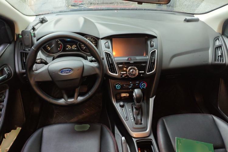 Used Ford Focus 2015 Hatchback 1.6L Automatic Comfort Model Center Console