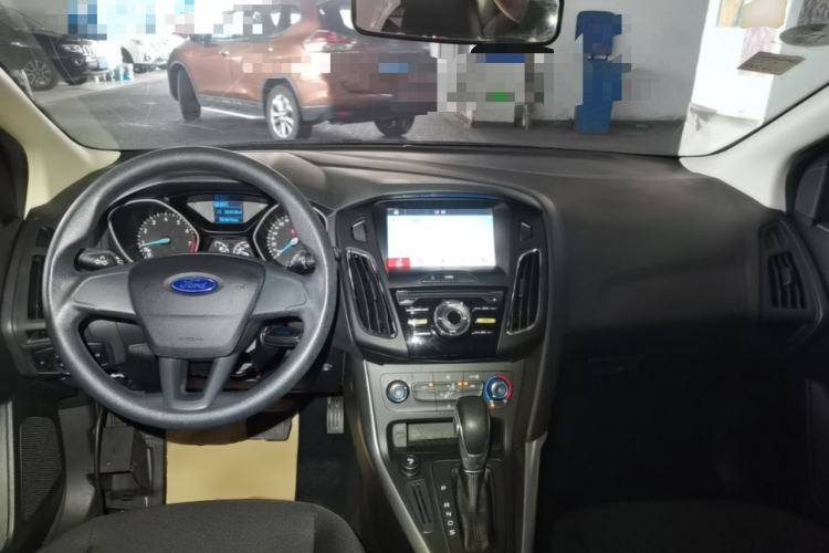Used Ford Focus 2015 Hatchback 1.6L Automatic Comfort Model Center Console