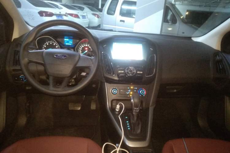 Used Ford Focus 2015 Hatchback 1.6L Automatic Comfort Model Center Console