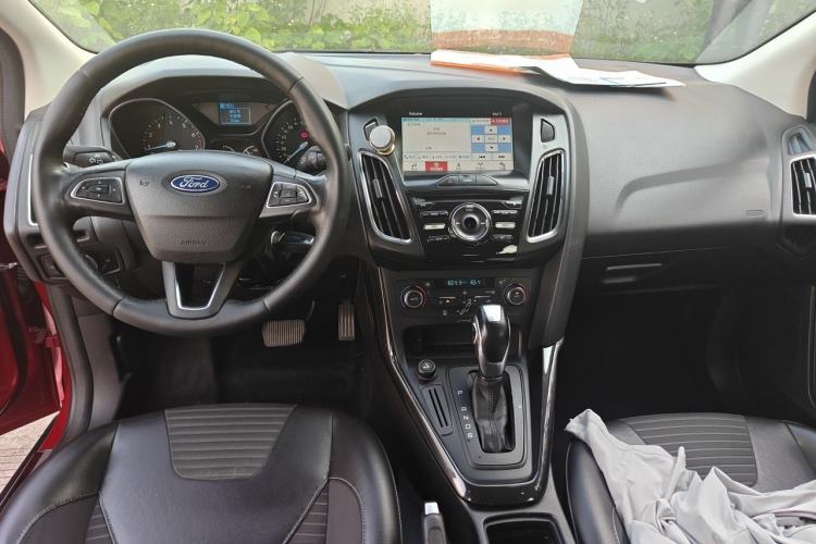 Used Ford Focus 2015 Sedan 1.6L Automatic Trend Model Center Console