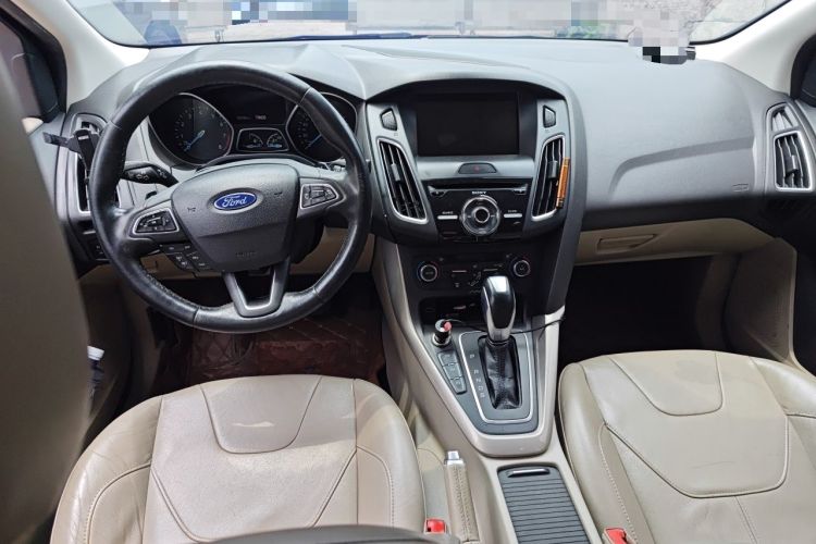 Used Ford Focus 2015 Sedan EcoBoost 180 Automatic Flagship Model Center Console