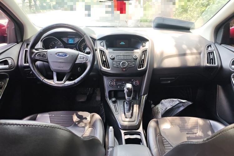 Used Ford Focus 2015 Hatchback 1.6L Automatic Fashion Edition Center Console