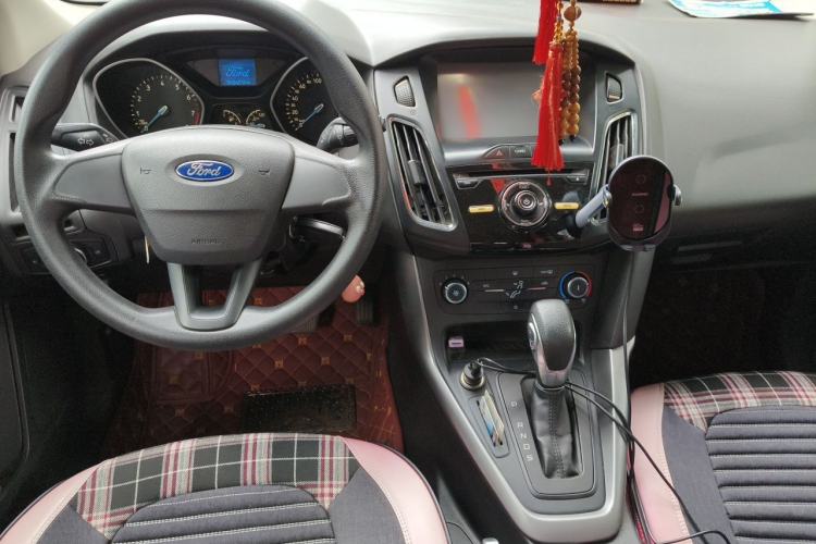 Used Ford Focus 2015 Hatchback 1.6L Automatic Comfort Model Center Console