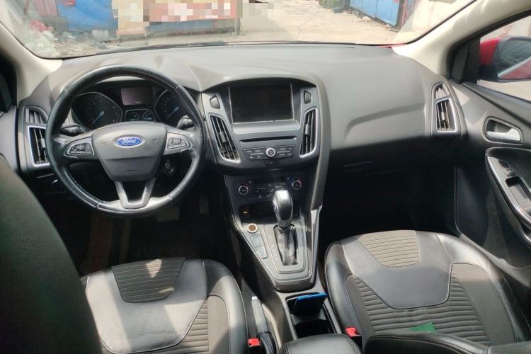 Used Ford Focus 2015 Hatchback EcoBoost 180 Automatic Elite Model Center Console