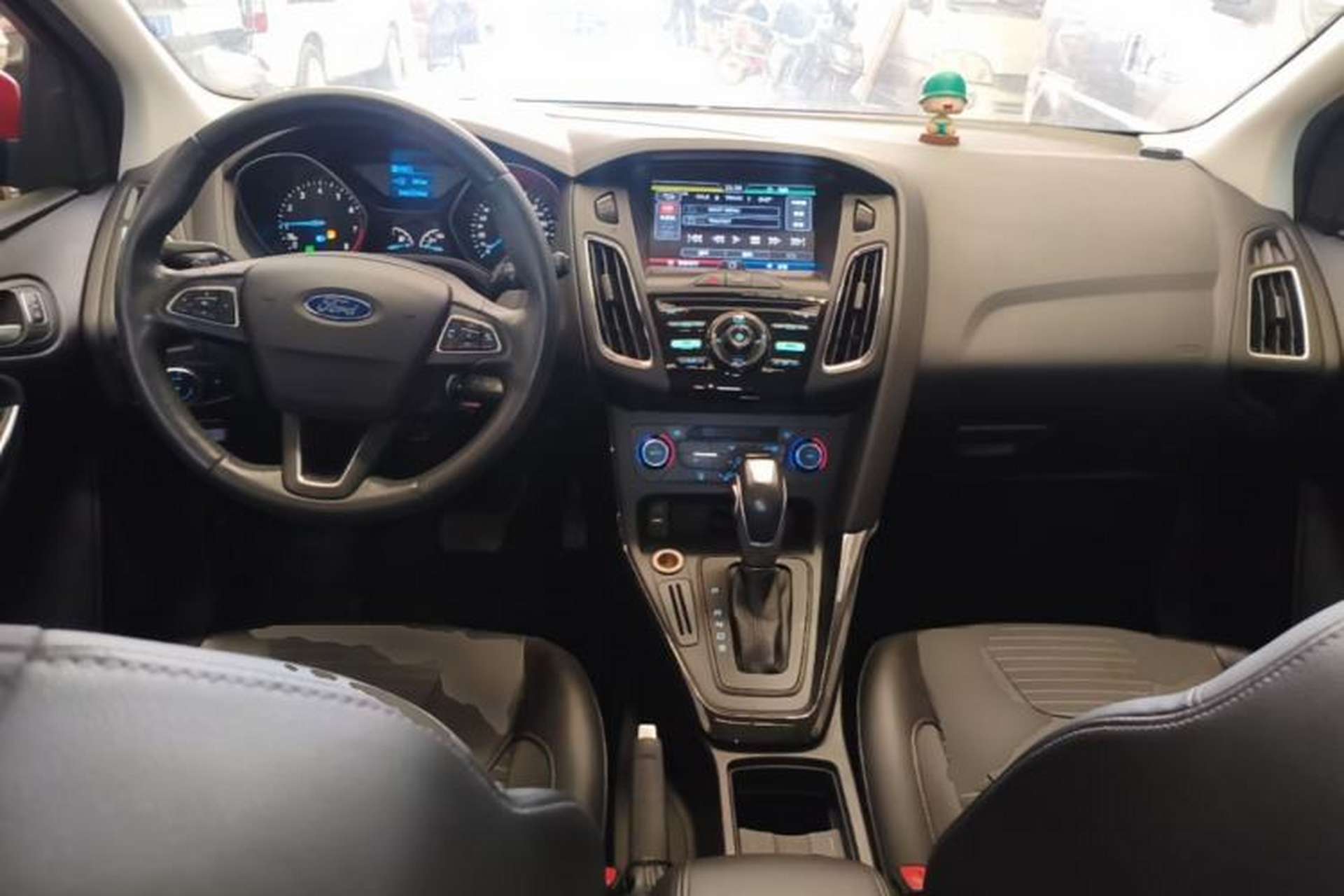 Used Ford Focus 2015 Hatchback 1.6L Automatic Fashion Edition Center Console