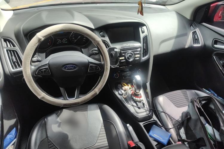 Used Ford Focus 2015 Sedan 1.6L Automatic Trend Model Center Console
