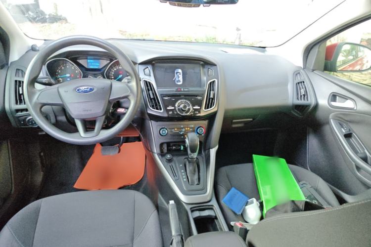 Used Ford Focus 2015 Hatchback 1.6L Automatic Comfort Model Center Console