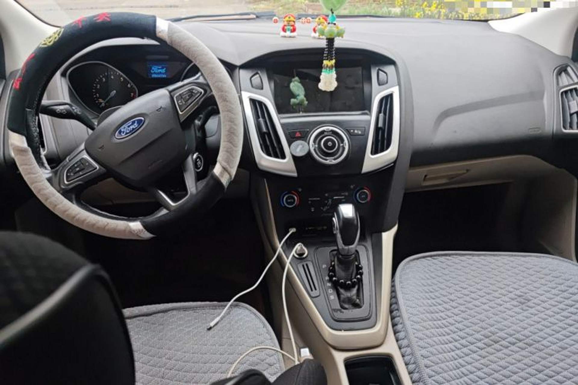 Used Ford Focus 2015 Sedan 1.6L Automatic Trend Model Center Console