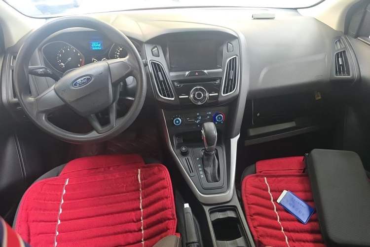 Used Ford Focus 2015 Hatchback 1.6L Automatic Comfort Model Center Console