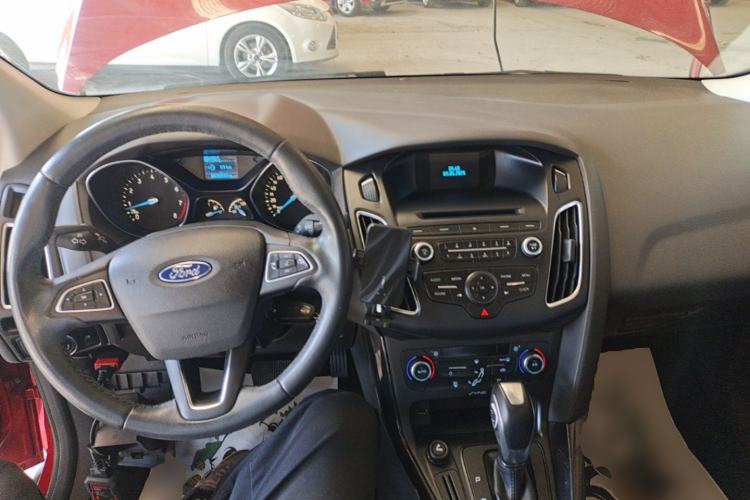 Used Ford Focus 2015 Sedan 1.6L Automatic Trend Model Center Console