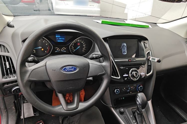 Used Ford Focus 2015 Hatchback 1.6L Automatic Comfort Model Center Console