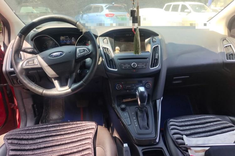 Used Ford Focus 2015 Hatchback EcoBoost 180 Automatic Elite Model Center Console