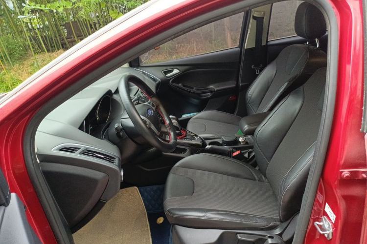 Used Ford Focus 2015 Sedan 1.6L Automatic Trend Model Driver Seat