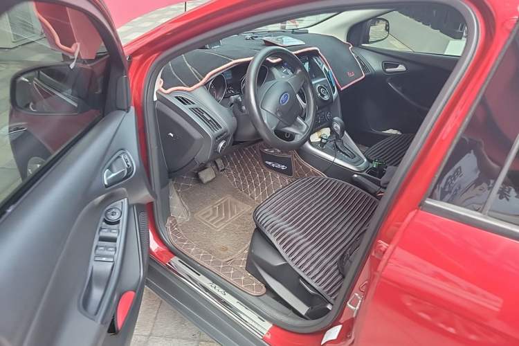 Used Ford Focus 2015 Hatchback 1.6L Automatic Comfort Model Driver Seat