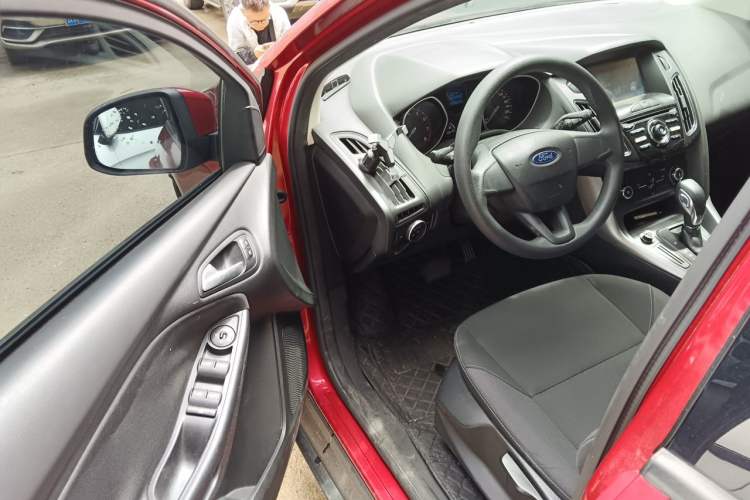 Used Ford Focus 2015 Hatchback 1.6L Automatic Comfort Model Driver Seat