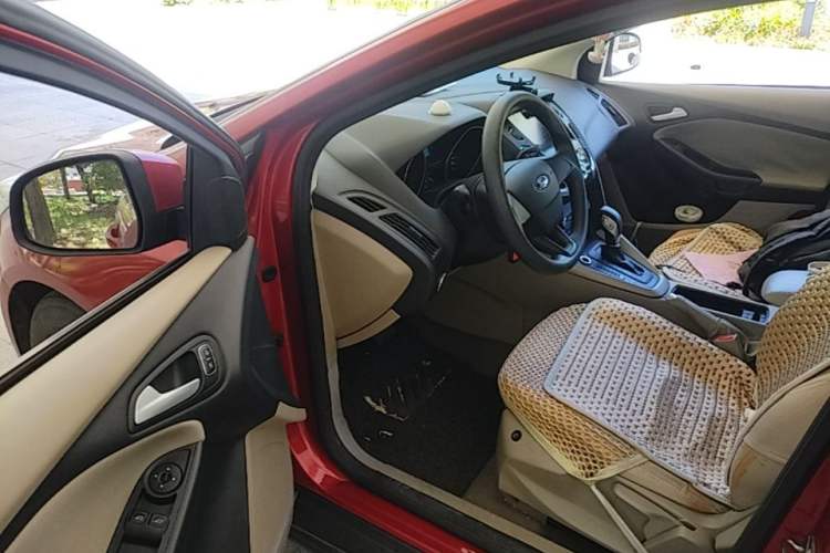 Used Ford Focus 2015 Sedan 1.6L Automatic Comfort Model Driver Seat
