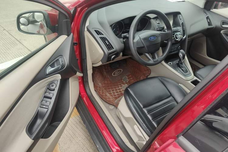 Used Ford Focus 2015 Sedan 1.6L Automatic Comfort Model Driver Seat