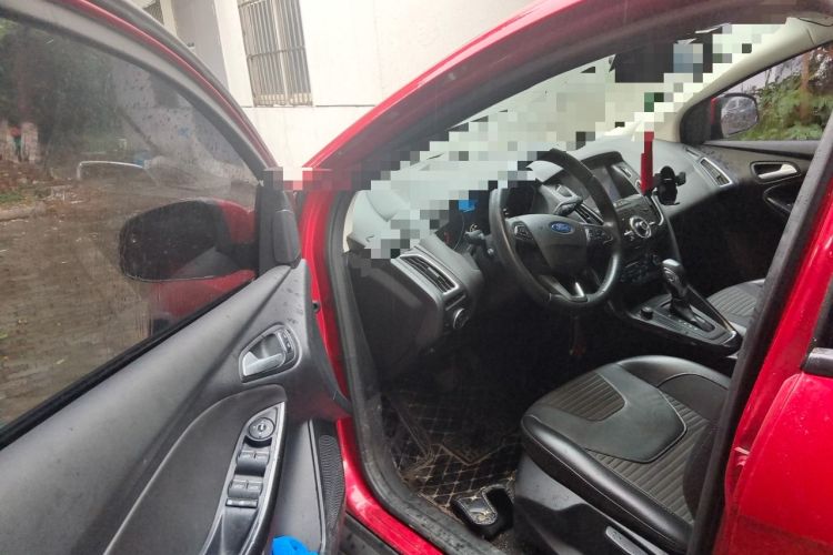 Used Ford Focus 2015 Hatchback 1.6L Automatic Fashion Edition Driver Seat