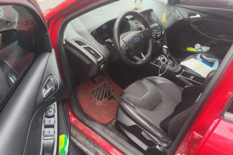 Used Ford Focus 2015 Hatchback 1.6L Automatic Fashion Edition Driver Seat