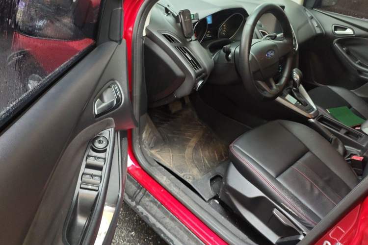 Used Ford Focus 2015 Hatchback 1.6L Automatic Comfort Model Driver Seat