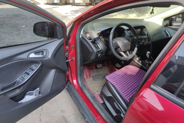 Used Ford Focus 2015 Hatchback 1.6L Automatic Fashion Edition Driver Seat