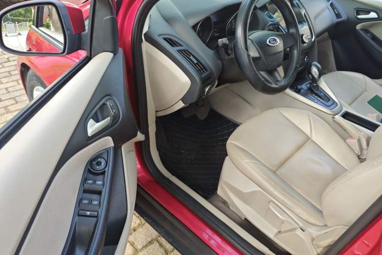 Used Ford Focus 2015 Sedan 1.6L Automatic Comfort Model Driver Seat