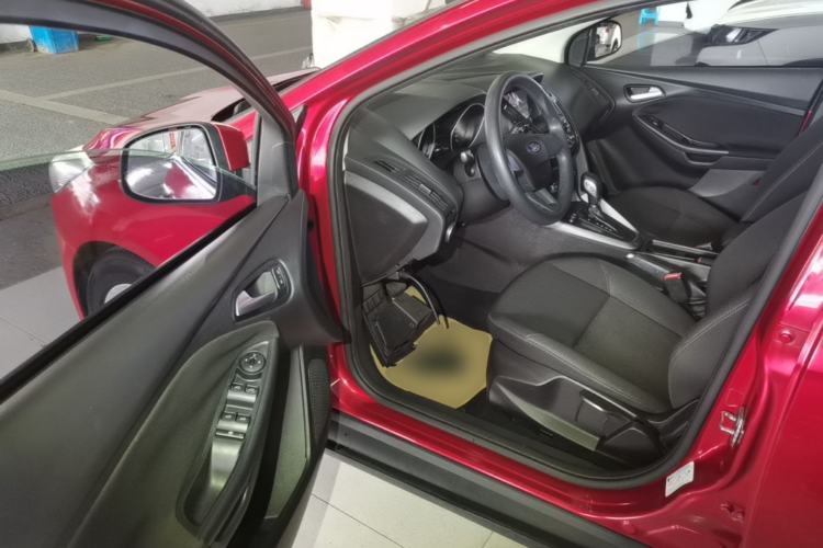 Used Ford Focus 2015 Hatchback 1.6L Automatic Comfort Model Driver Seat