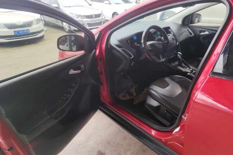 Used Ford Focus 2015 Hatchback 1.6L Automatic Fashion Edition Driver Seat