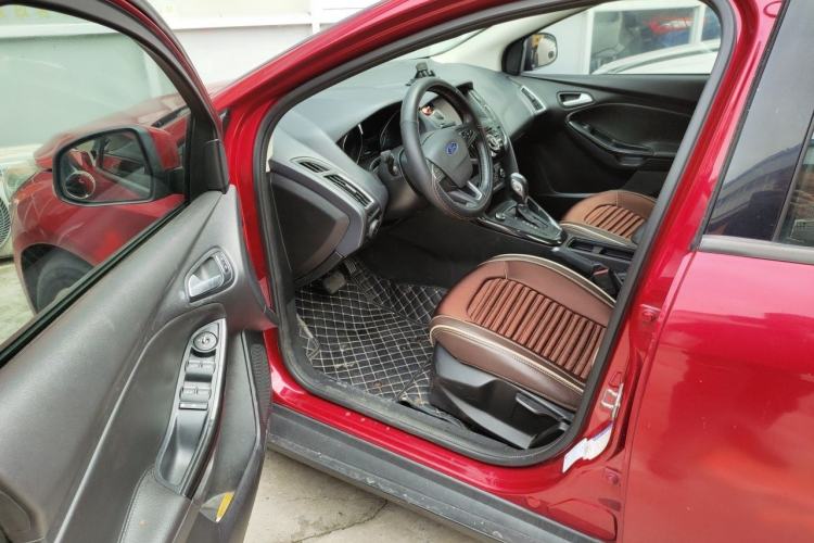 Used Ford Focus 2015 Sedan 1.6L Automatic Trend Model Driver Seat