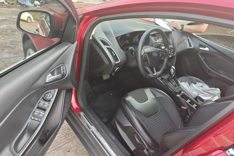Used Ford Focus 2015 Sedan 1.6L Automatic Trend Model Driver Seat
