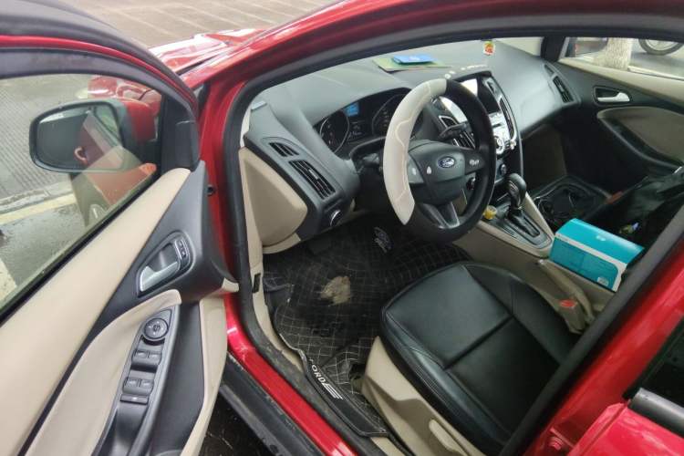 Used Ford Focus 2015 Sedan 1.6L Automatic Comfort Model Driver Seat