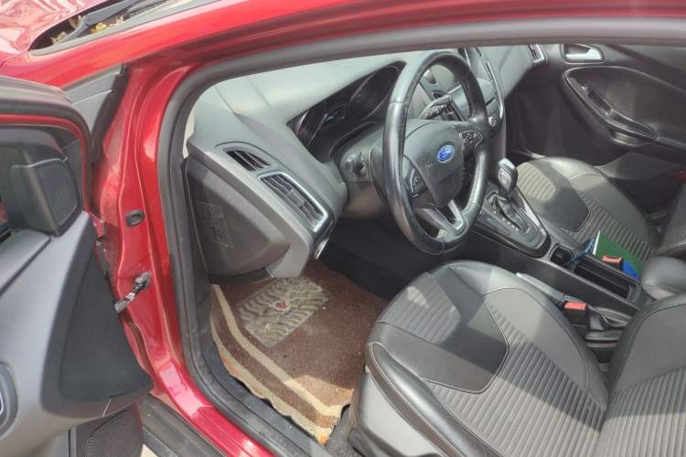 Used Ford Focus 2015 Hatchback EcoBoost 180 Automatic Elite Model Driver Seat