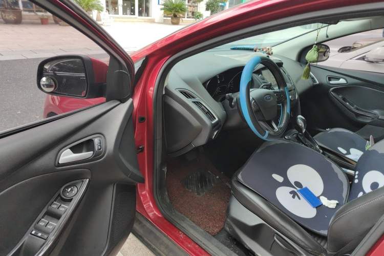 Used Ford Focus 2015 Sedan EcoBoost 180 Automatic Elite Model Driver Seat